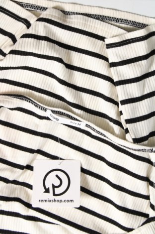Γυναικεία μπλούζα Sinsay, Μέγεθος M, Χρώμα Λευκό, Τιμή 9,72 €