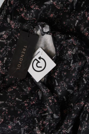 Γυναικεία μπλούζα Trendyol, Μέγεθος XS, Χρώμα Πολύχρωμο, Τιμή 5,95 €