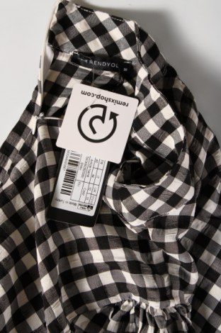 Damen Shirt Trendyol, Größe M, Farbe Mehrfarbig, Preis 7,94 €
