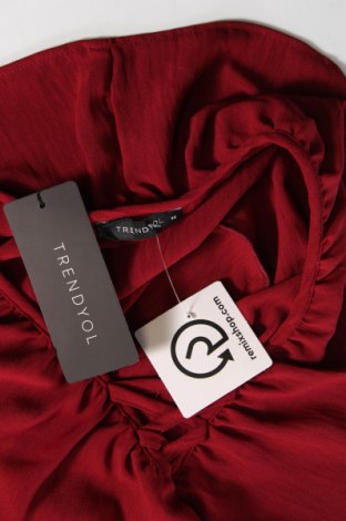 Дамска блуза Trendyol, Размер S, Цвят Червен, Цена 19,25 лв.