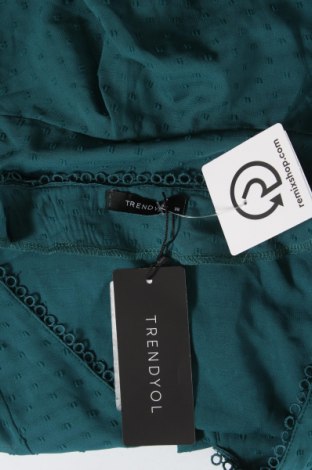 Дамска блуза Trendyol, Размер M, Цвят Зелен, Цена 26,95 лв.