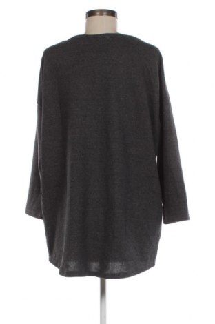 Γυναικεία μπλούζα Two by Two, Μέγεθος XL, Χρώμα Γκρί, Τιμή 4,45 €