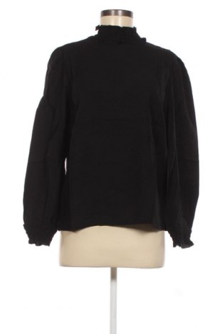 Дамска блуза VILA, Размер M, Цвят Черен, Цена 18,40 лв.