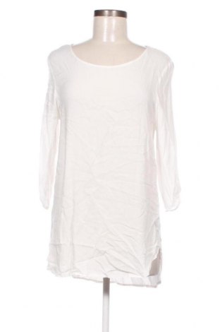 Γυναικεία μπλούζα Vero Moda, Μέγεθος L, Χρώμα Λευκό, Τιμή 2,47 €