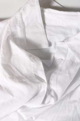 Дамска риза, Размер L, Цвят Бял, Цена 15,00 лв.