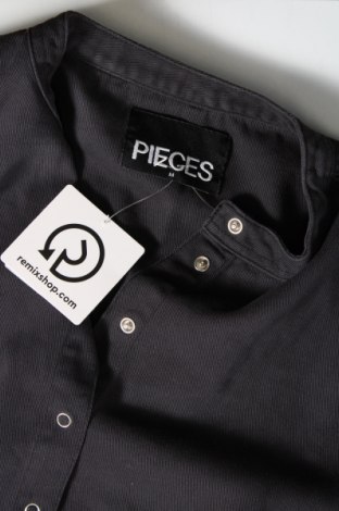 Γυναικείο πουκάμισο Pieces, Μέγεθος M, Χρώμα Μαύρο, Τιμή 10,22 €