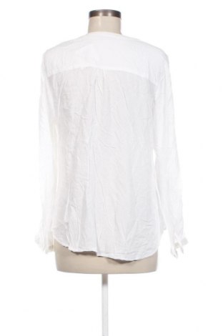 Дамска риза Yessica, Размер XS, Цвят Бял, Цена 13,50 лв.