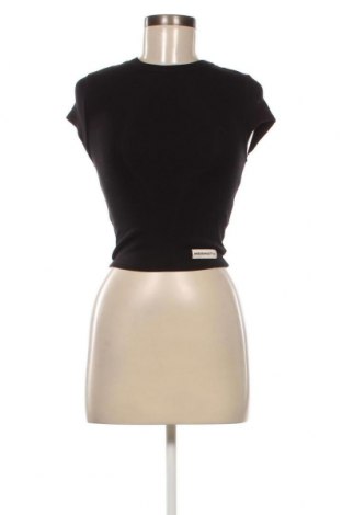 Γυναικείο t-shirt Bershka, Μέγεθος XS, Χρώμα Μαύρο, Τιμή 5,95 €