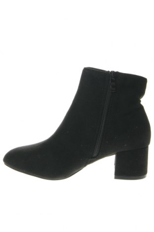 Dámské boty  Boohoo, Velikost 36, Barva Černá, Cena  424,00 Kč