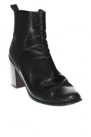 Dámské boty  Buffalo, Velikost 39, Barva Černá, Cena  260,00 Kč