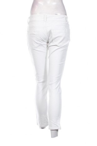 Γυναικείο Τζίν, Μέγεθος M, Χρώμα Λευκό, Τιμή 5,93 €