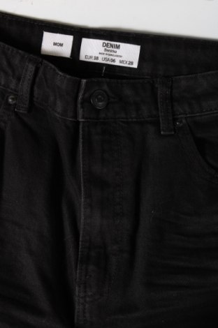 Blugi de femei Bershka, Mărime M, Culoare Negru, Preț 42,16 Lei