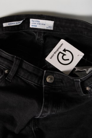 Damen Jeans Bershka, Größe M, Farbe Grau, Preis 7,06 €