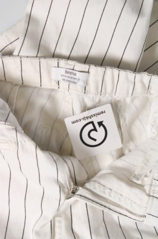 Damen Jeans Bershka, Größe XS, Farbe Weiß, Preis 7,35 €