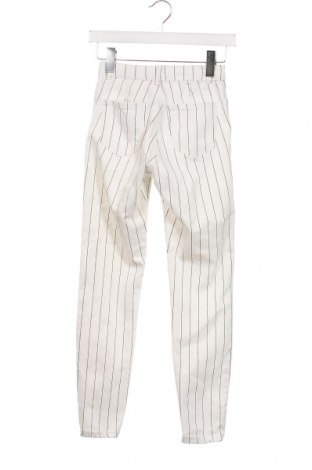 Damen Jeans Bershka, Größe XS, Farbe Weiß, Preis 7,35 €