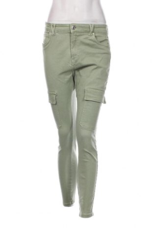 Damen Jeans Bershka, Größe M, Farbe Grün, Preis 8,46 €
