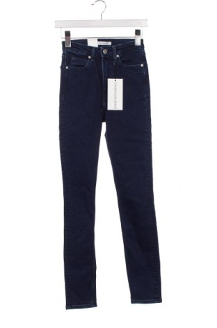 Дамски дънки Calvin Klein Jeans, Размер XS, Цвят Син, Цена 85,80 лв.