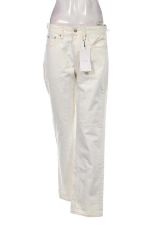 Дамски дънки Calvin Klein Jeans, Размер M, Цвят Екрю, Цена 81,12 лв.