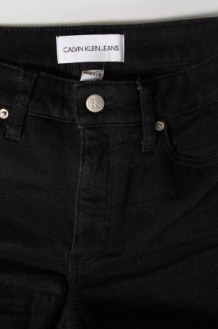 Damskie jeansy Calvin Klein Jeans, Rozmiar M, Kolor Czarny, Cena 237,01 zł
