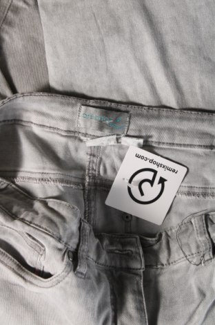 Damen Jeans Creation L, Größe M, Farbe Grau, Preis € 4,28