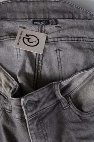 Damskie jeansy Esmara, Rozmiar XL, Kolor Szary, Cena 49,66 zł