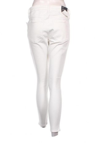 Γυναικείο Τζίν Gap, Μέγεθος M, Χρώμα Λευκό, Τιμή 16,14 €