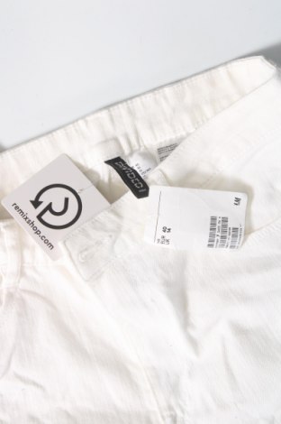 Γυναικείο Τζίν H&M Divided, Μέγεθος M, Χρώμα Λευκό, Τιμή 11,38 €