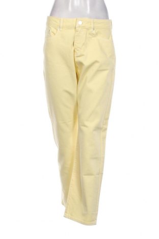 Дамски дънки Karl Lagerfeld, Размер M, Цвят Жълт, Цена 215,90 лв.