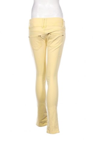 Damen Jeans Mogul, Größe S, Farbe Gelb, Preis 7,47 €