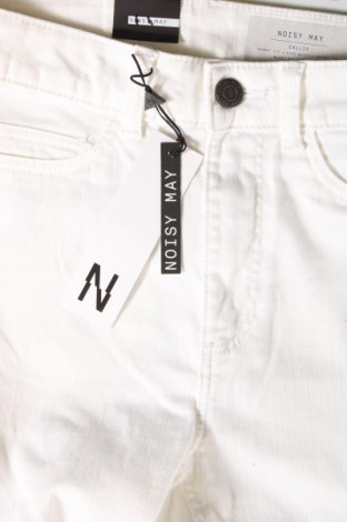 Damen Jeans Noisy May, Größe M, Farbe Weiß, Preis 12,94 €