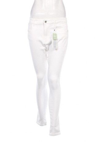 Γυναικείο Τζίν ONLY Carmakoma, Μέγεθος XL, Χρώμα Λευκό, Τιμή 14,69 €