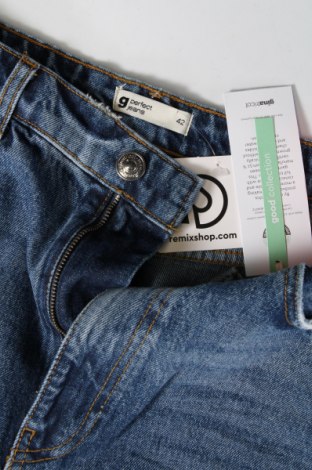 Dámske džínsy  Perfect Jeans By Gina Tricot, Veľkosť L, Farba Modrá, Cena  39,69 €