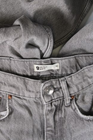 Damskie jeansy Perfect Jeans By Gina Tricot, Rozmiar XXS, Kolor Szary, Cena 65,25 zł