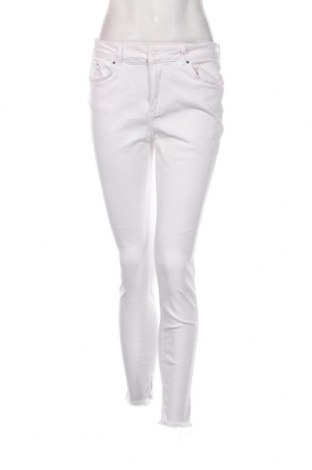 Dámske džínsy  Pieces, Veľkosť L, Farba Biela, Cena  21,86 €