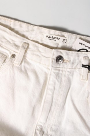 Damen Jeans Pull&Bear, Größe M, Farbe Weiß, Preis 23,71 €