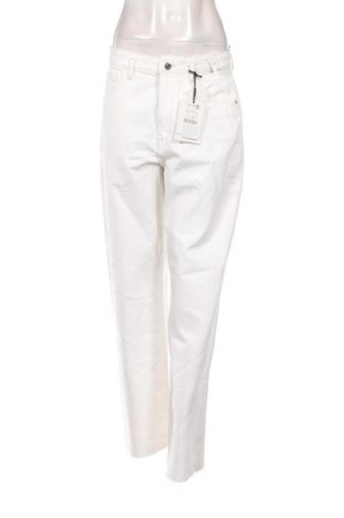 Γυναικείο Τζίν Pull&Bear, Μέγεθος M, Χρώμα Λευκό, Τιμή 13,99 €