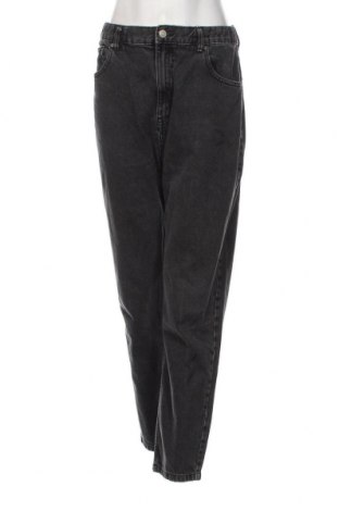 Γυναικείο Τζίν Pull&Bear, Μέγεθος M, Χρώμα Γκρί, Τιμή 14,83 €