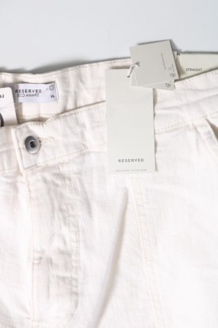 Γυναικείο Τζίν Reserved, Μέγεθος XL, Χρώμα Λευκό, Τιμή 23,71 €