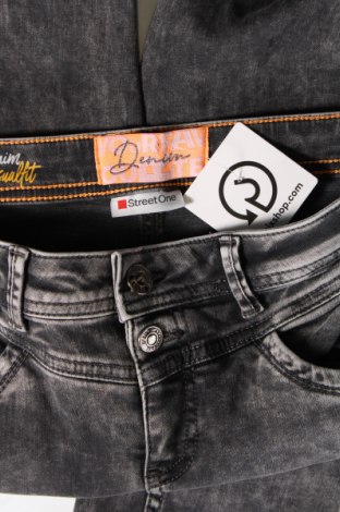 Damen Jeans Street One, Größe M, Farbe Grau, Preis € 8,40