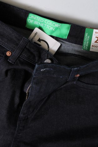 Damskie jeansy United Colors Of Benetton, Rozmiar M, Kolor Niebieski, Cena 86,76 zł
