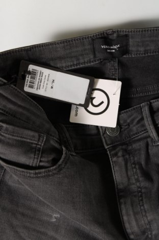 Dámske džínsy  Vero Moda, Veľkosť M, Farba Sivá, Cena  5,95 €