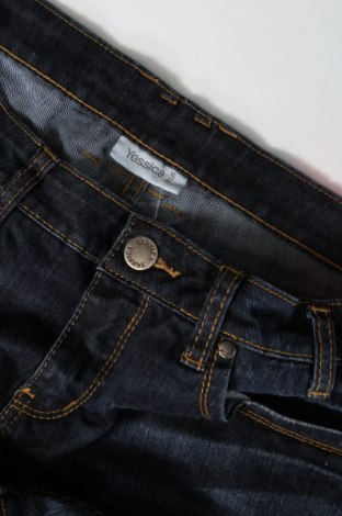 Damen Jeans Yessica, Größe L, Farbe Blau, Preis 10,90 €