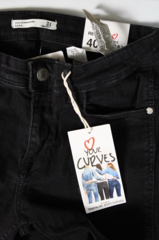 Dámské džíny  Zara Trafaluc, Velikost S, Barva Černá, Cena  478,00 Kč