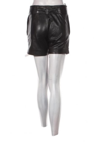 Damen Shorts, Größe M, Farbe Schwarz, Preis 37,76 €