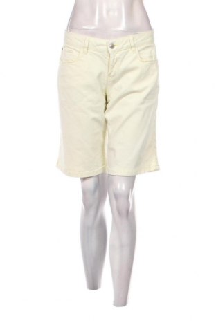 Дамски къс панталон, Размер M, Цвят Жълт, Цена 7,62 лв.