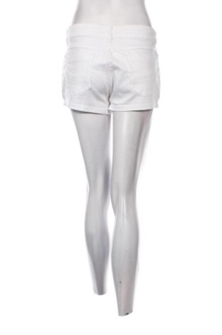 Дамски къс панталон, Размер M, Цвят Бял, Цена 10,56 лв.