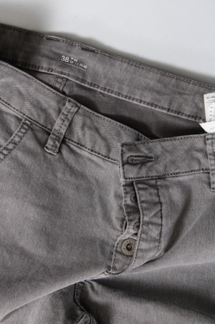 Damen Shorts, Größe M, Farbe Grau, Preis 5,68 €