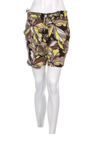 Γυναικείο κοντό παντελόνι, Μέγεθος S, Χρώμα Πολύχρωμο, Τιμή 4,58 €