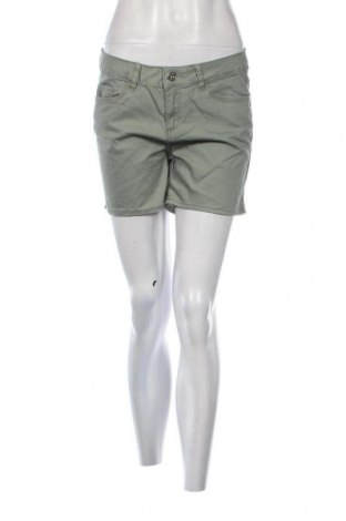 Γυναικείο κοντό παντελόνι, Μέγεθος M, Χρώμα Πράσινο, Τιμή 4,35 €
