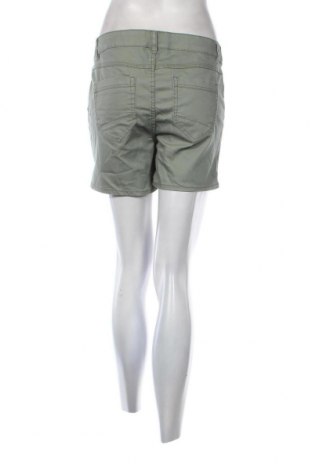 Дамски къс панталон, Размер M, Цвят Зелен, Цена 7,03 лв.